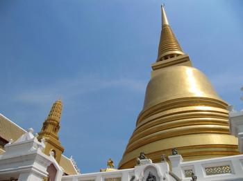 Wat Boworniwet 101022-01.jpg