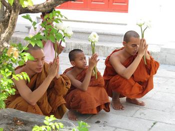 Wat Boworniwet 101022-04.jpg